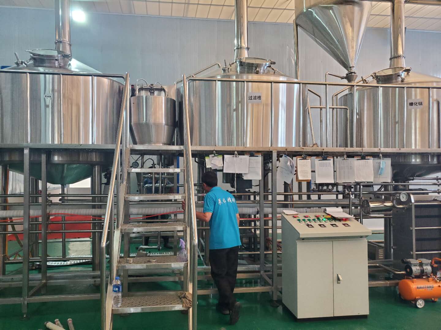 大型啤酒廠(chǎng)設(shè)備 大型啤酒廠(chǎng)設(shè)備